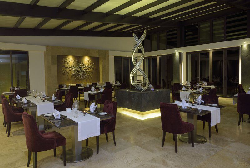 Pikaia Lodge Santa Cruz Island 레스토랑 사진