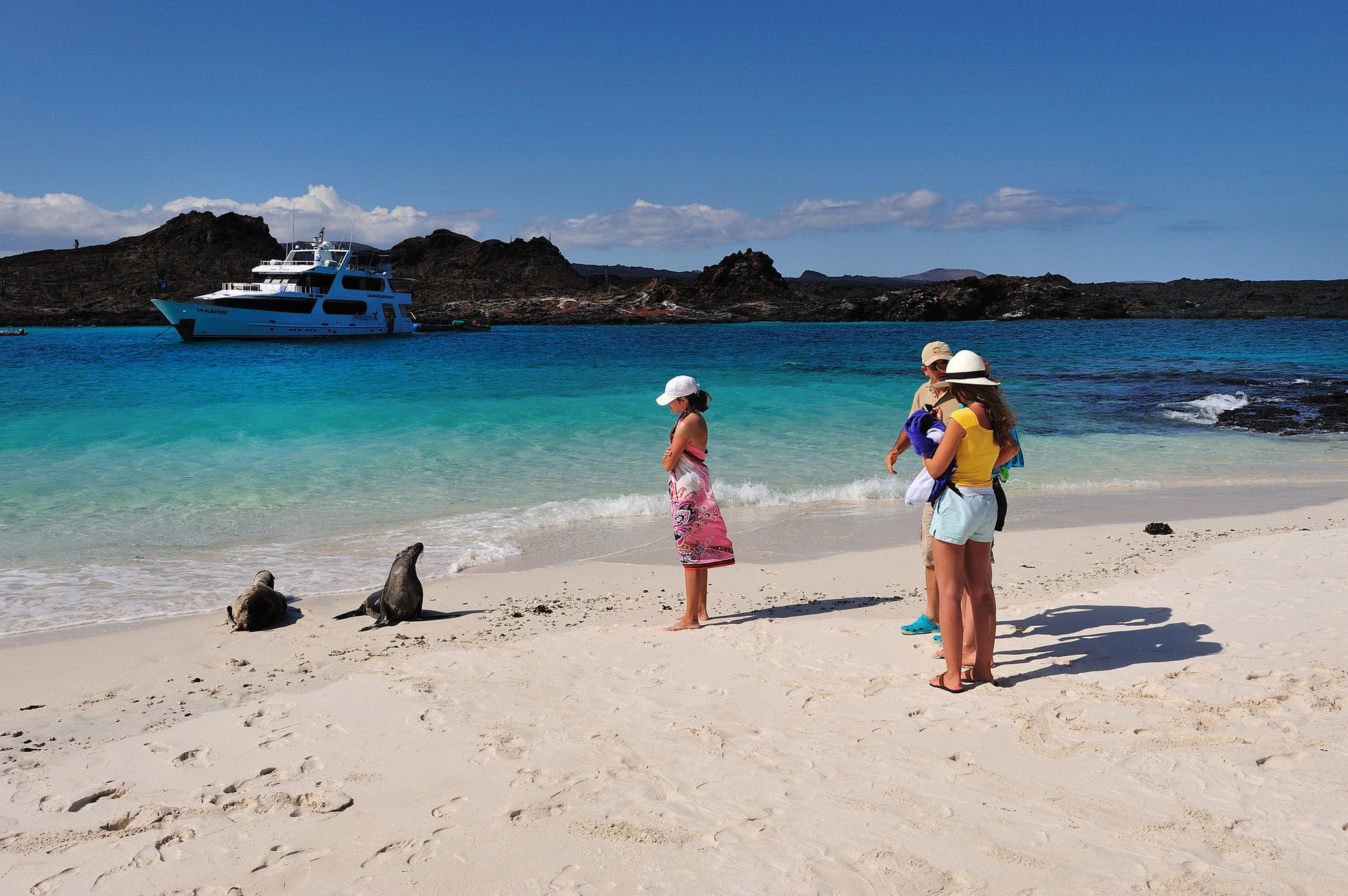 Pikaia Lodge Santa Cruz Island 외부 사진