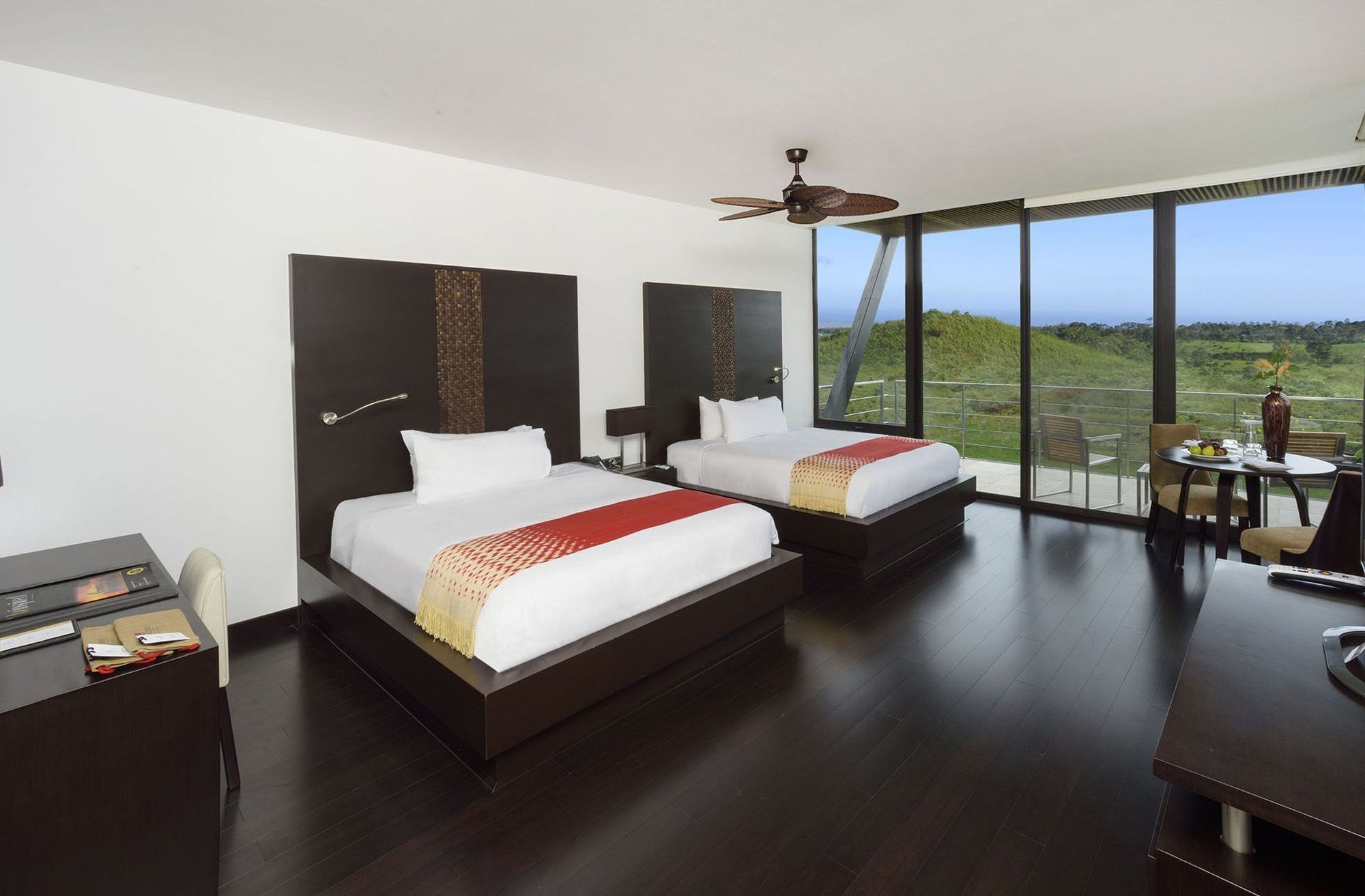 Pikaia Lodge Santa Cruz Island 외부 사진